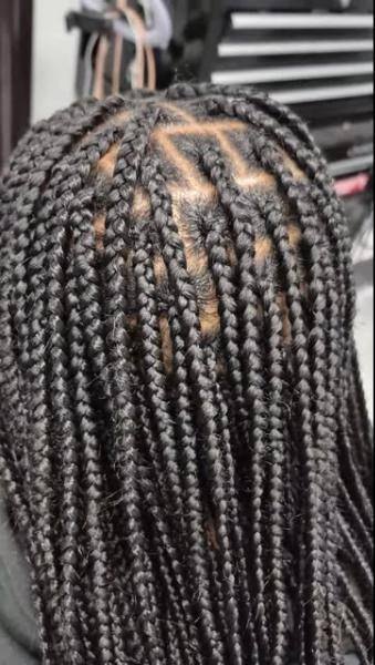 Knotless braids
