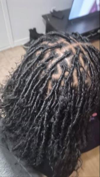 Twists braids